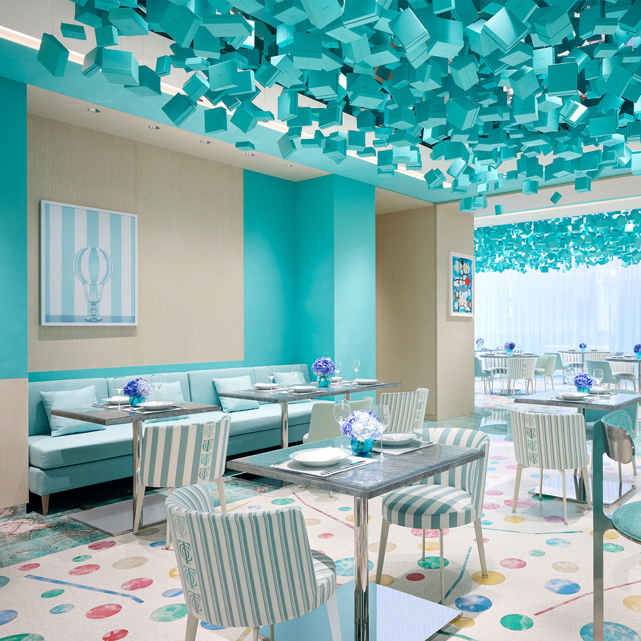 The Blue Box Caf&eacute;&reg;