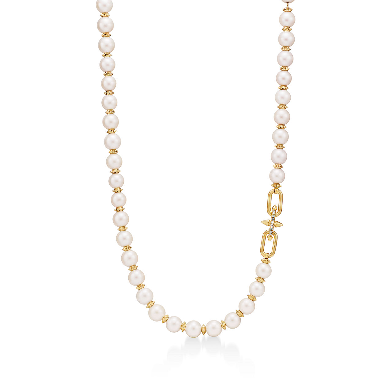 Pearl Necklace in Yellow Gold with Diamonds