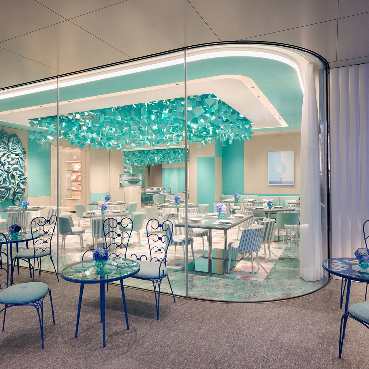 The Blue Box Caf&eacute;&reg; 