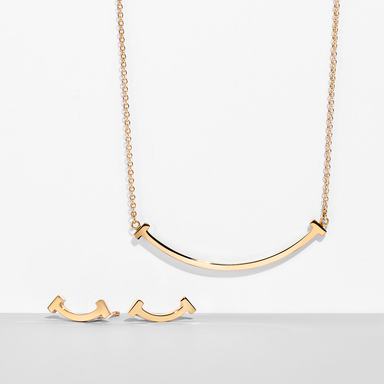 Smile Pendant and Earrings Set, Limited Edition in Yellow Gold
