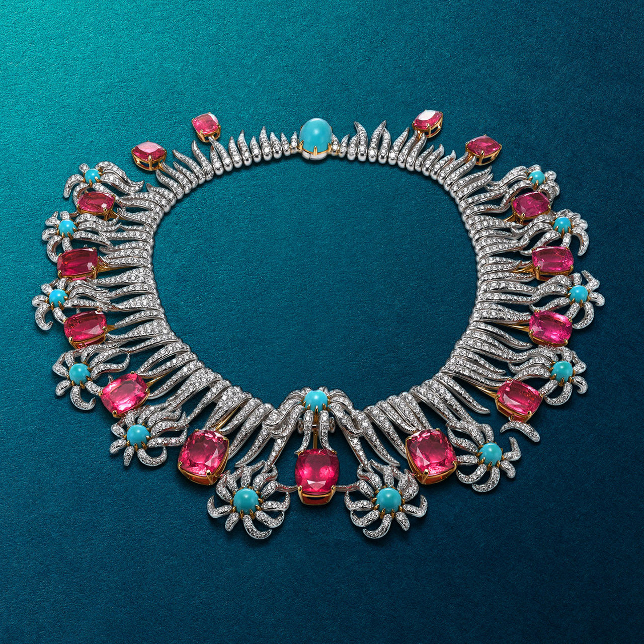 The Hedges and Flowers Necklace